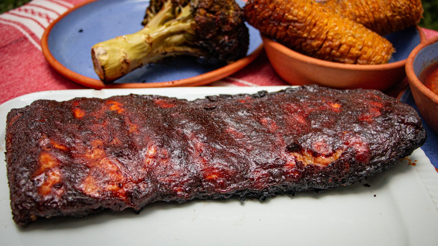 Al horno o en el carbón: receta para preparar costillas BBQ