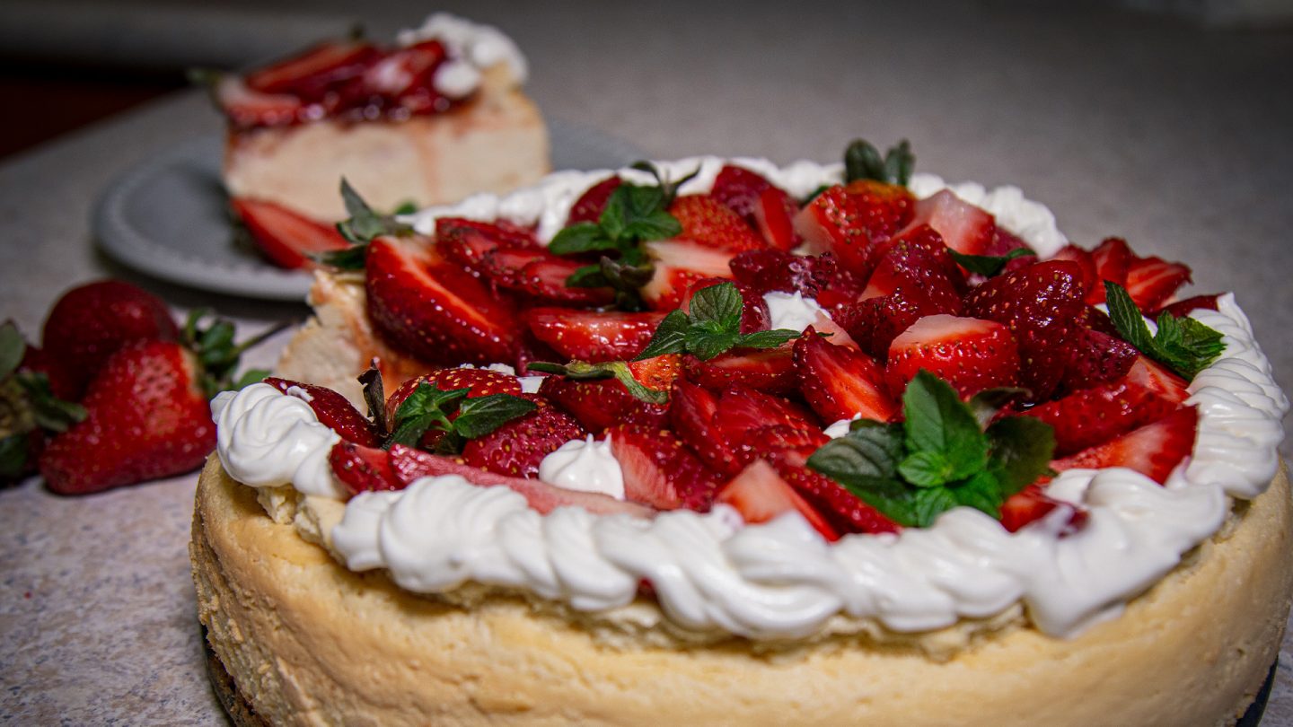 La mejor receta de cheesecake con fresas que has probado