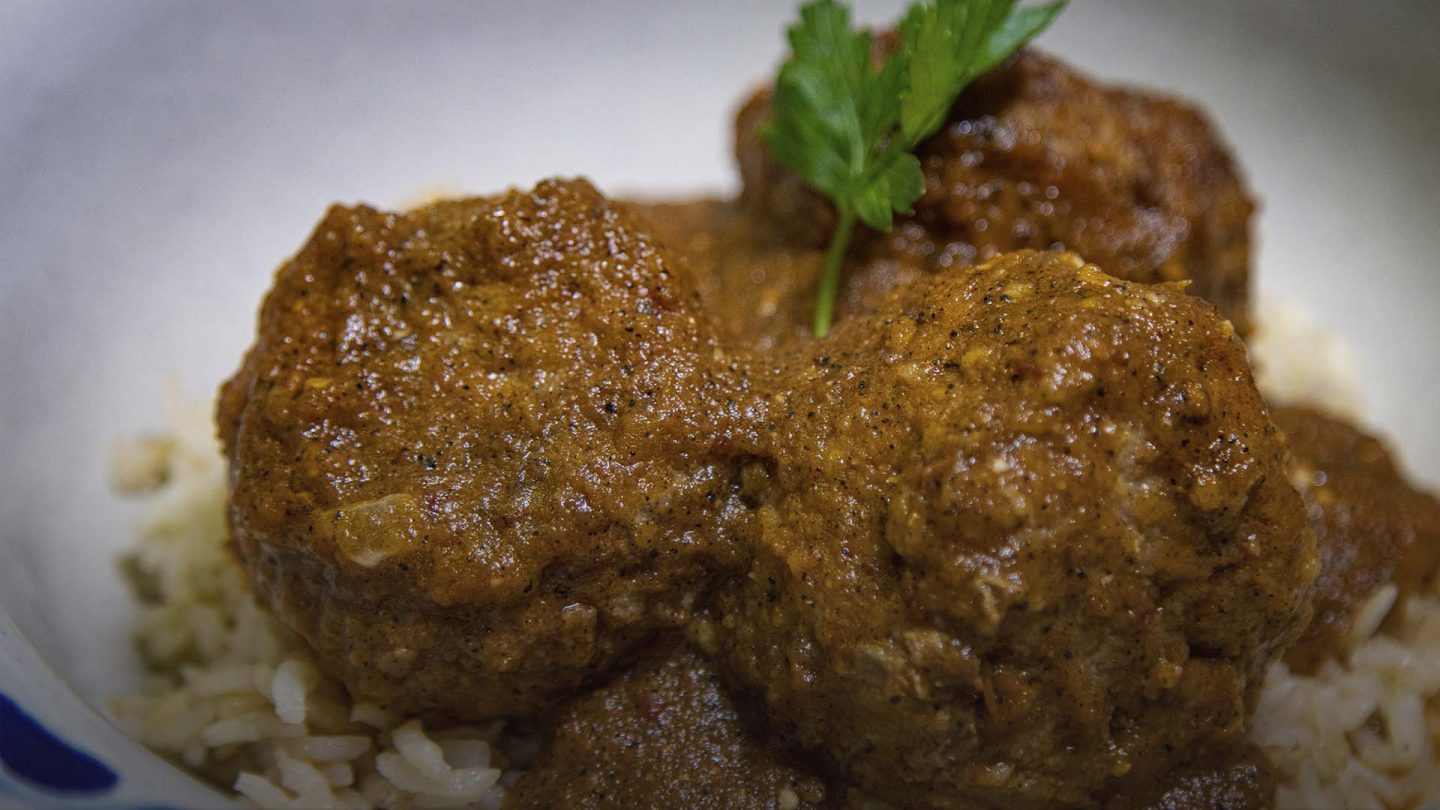 Receta para preparar albóndigas con caldillo de chipotle