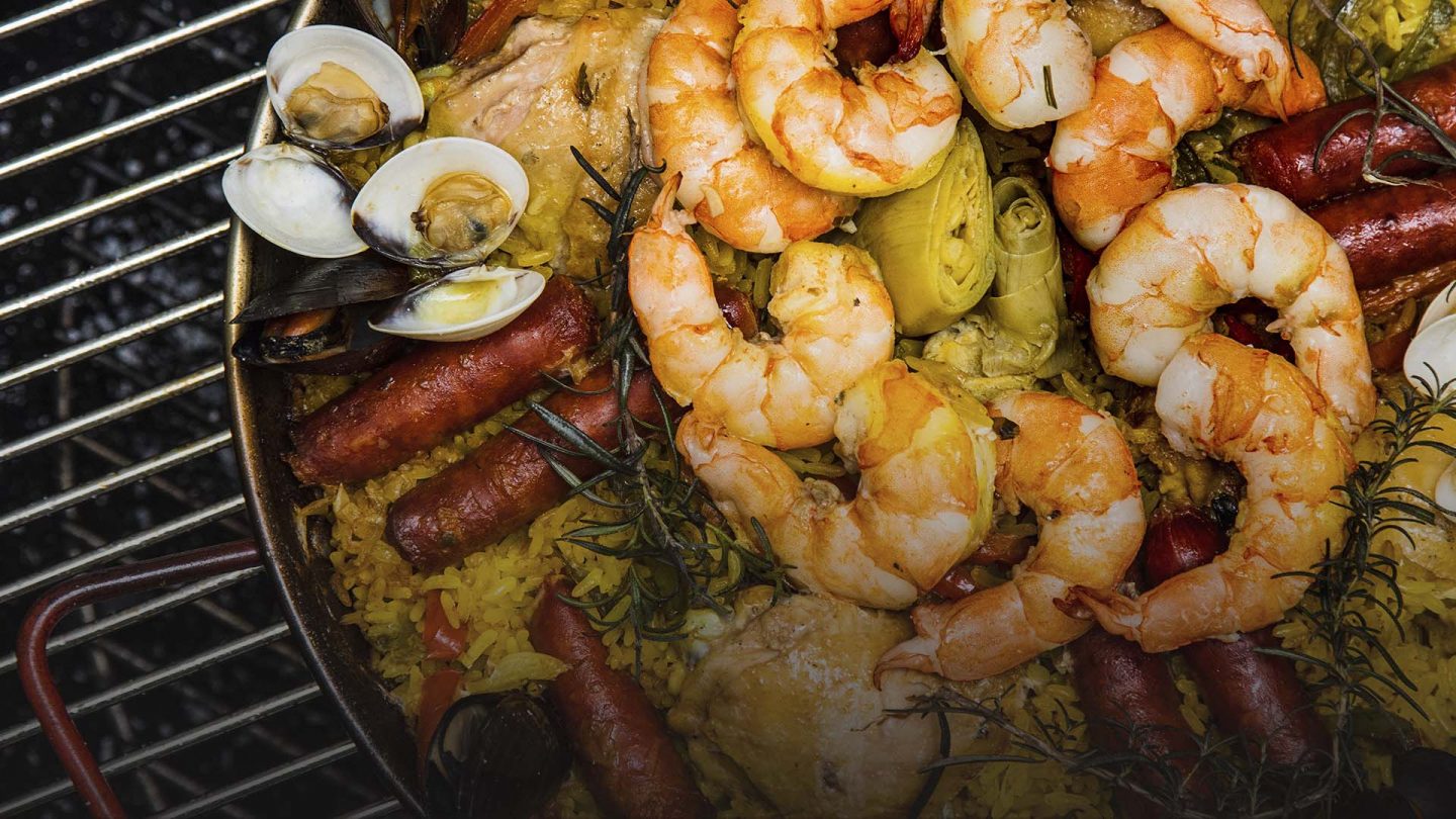 Prepara nuestra receta de paella mixta, un plan diferente y rico