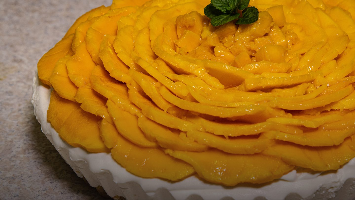 Aprende a preparar pay de queso con mango ¡sin horno!