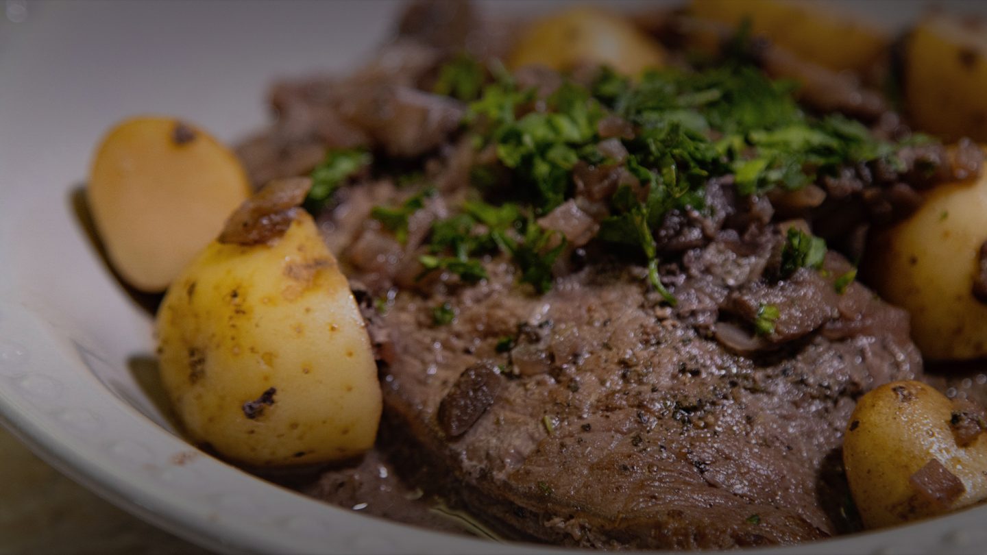 Bisteces con champiñones y salsa de vino tinto, una receta deliciosa y fácil