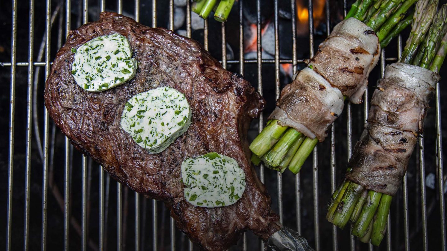 tomahawk al carbón navidad asador