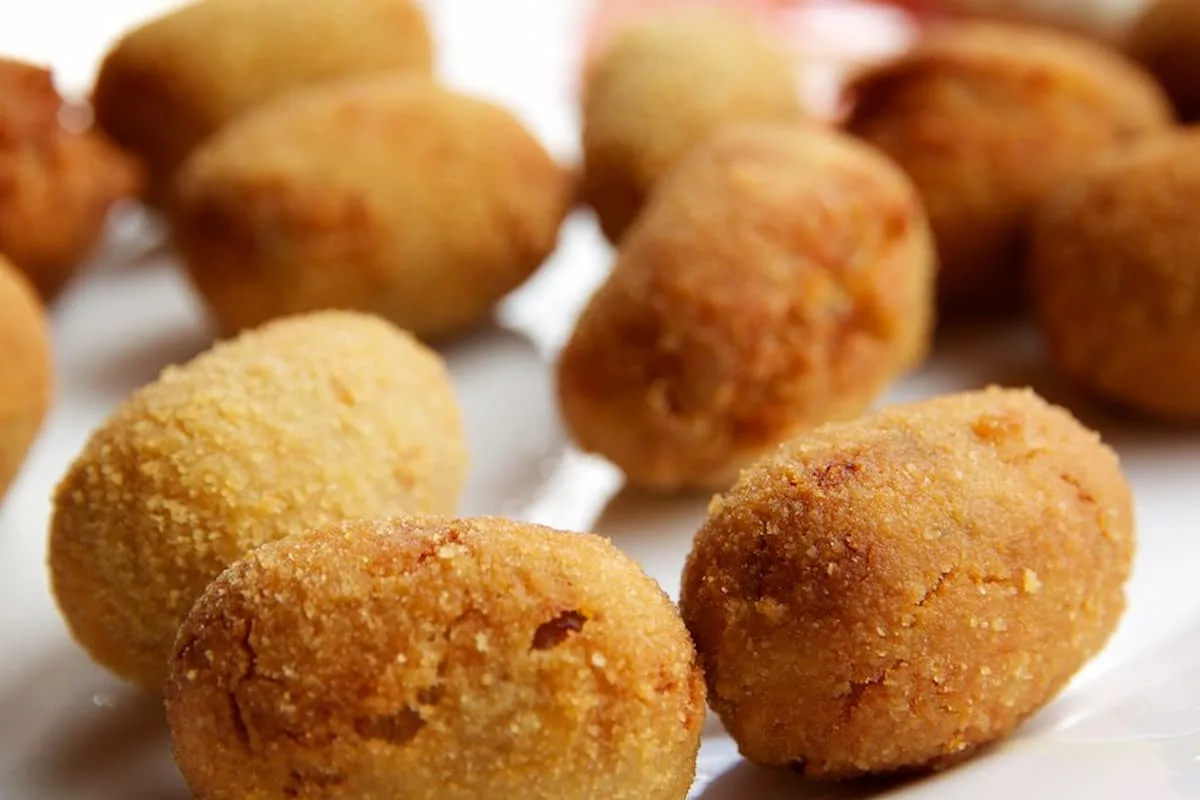 Cómo hacer croquetas de atún con papa, receta casera y barata