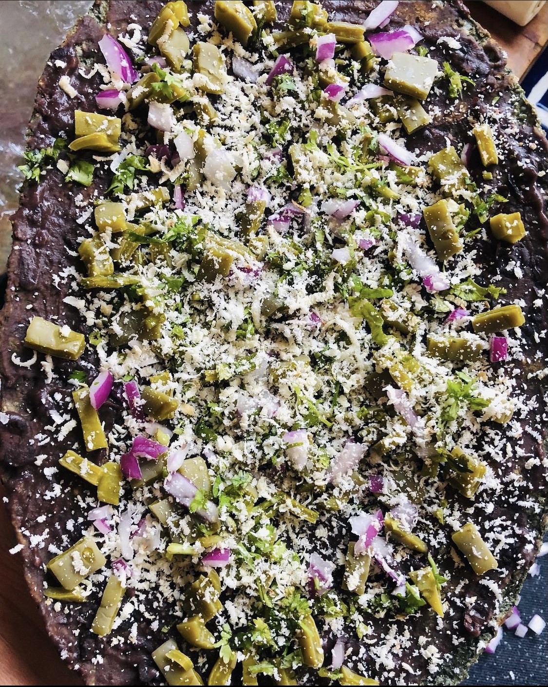 ¿Tlayudas o doraditas? Lupita, la vendedora del AIFA, nos explica