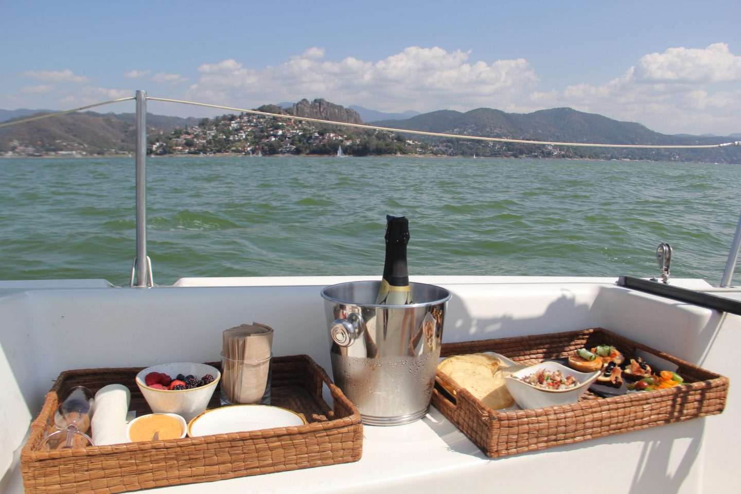 Un paseo gastronómico en velero en El Santuario, Valle de Bravo