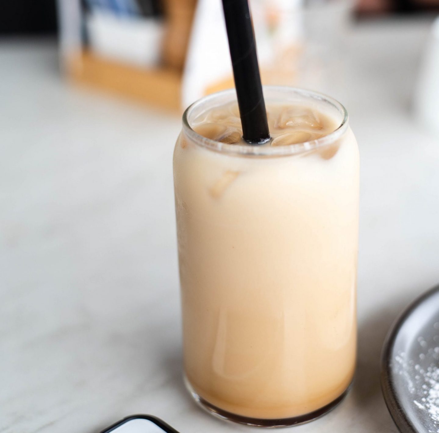 Receta de té chai helado con leche para el calor