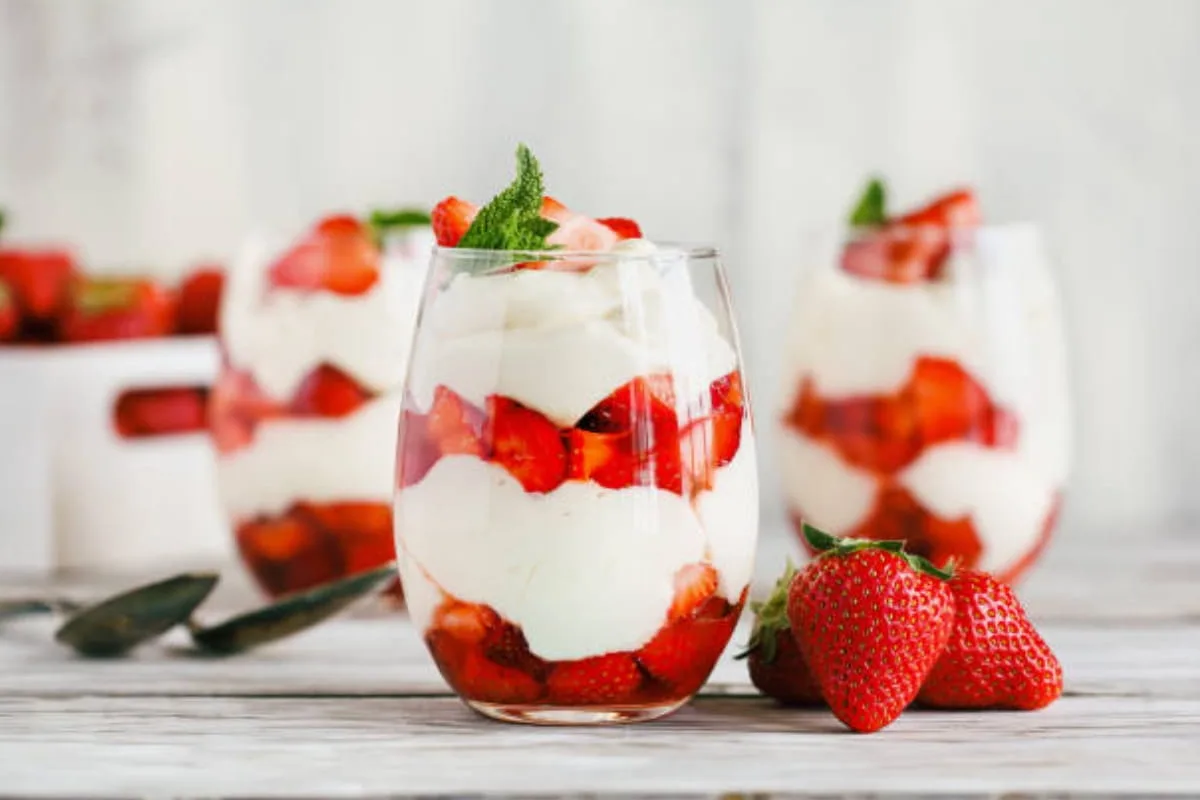 Pimpea tu receta de fresas con crema con estas creativas ideas