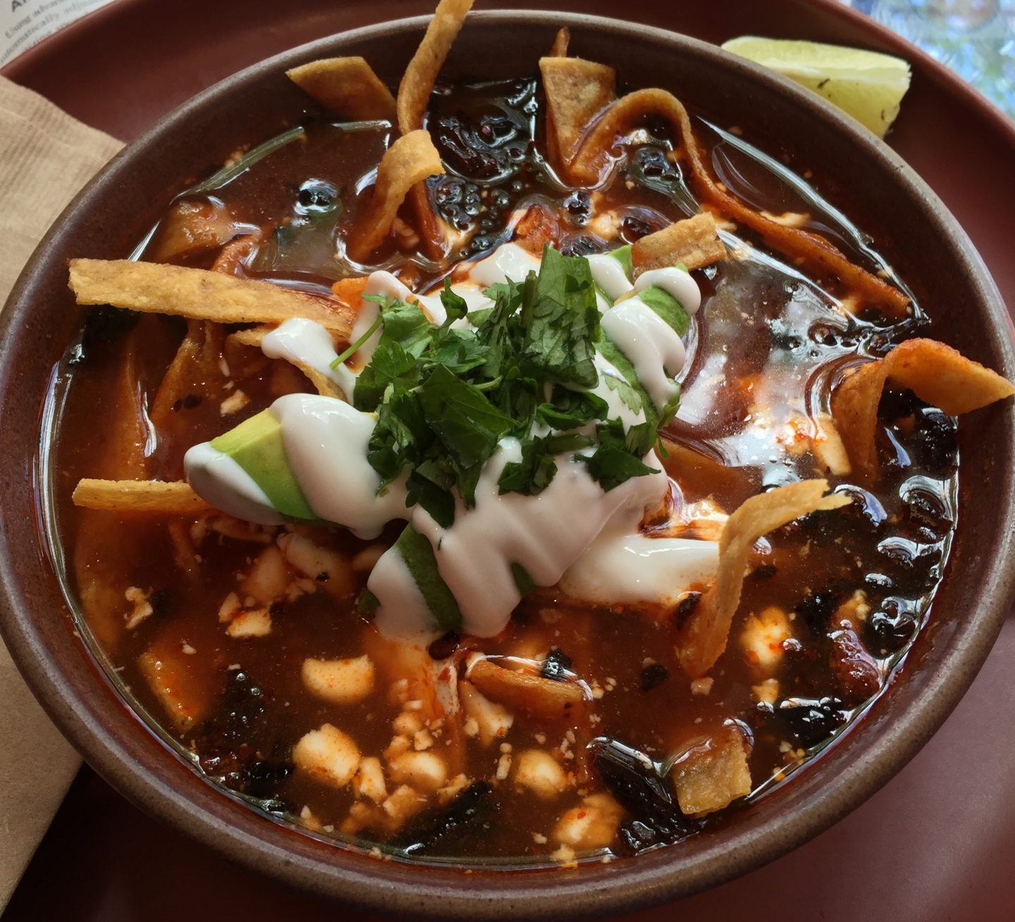 ¿Con antojo de sopa de tortilla? ¡Tenemos tres versiones para ti!