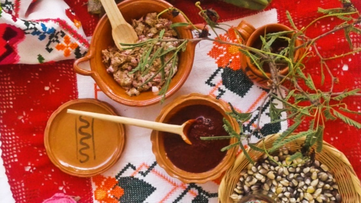 Conoce la gastronomía hñähñu, su calendario ancestral y las iniciativas para mantener viva la tradición