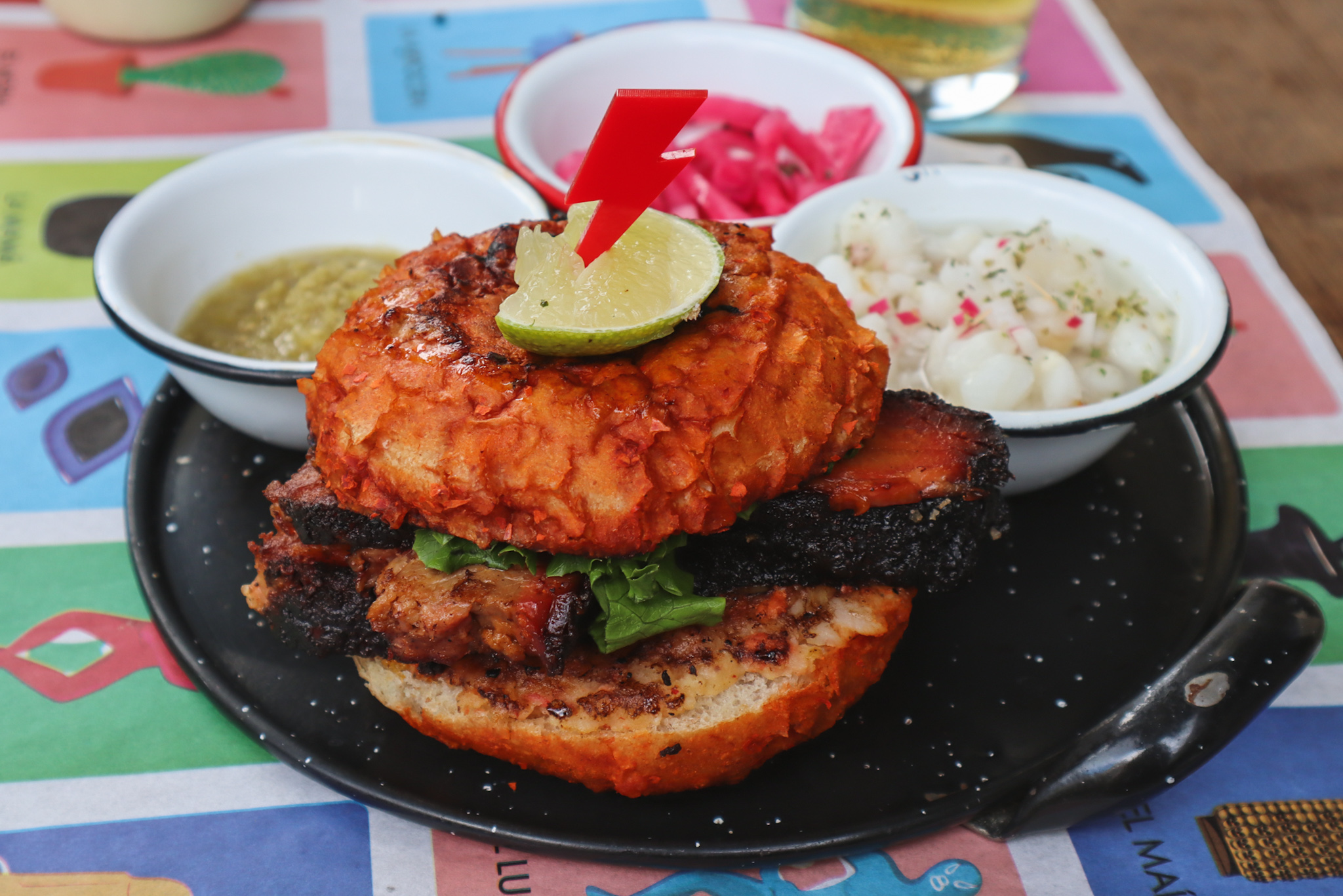 Con ustedes: la pambazo burger, el invento de un diseñador mexicano