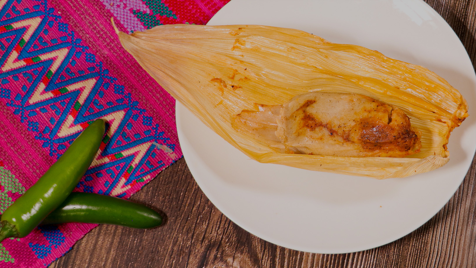 Tamales rojos con queso