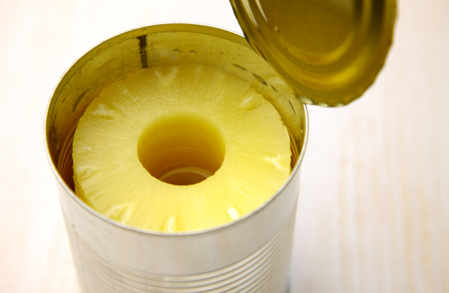 Profeco alerta sobre la fruta enlatada y deshidratada