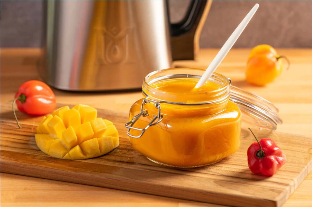 6 recetas de salsas picantes con fruta que te volarán la cabeza