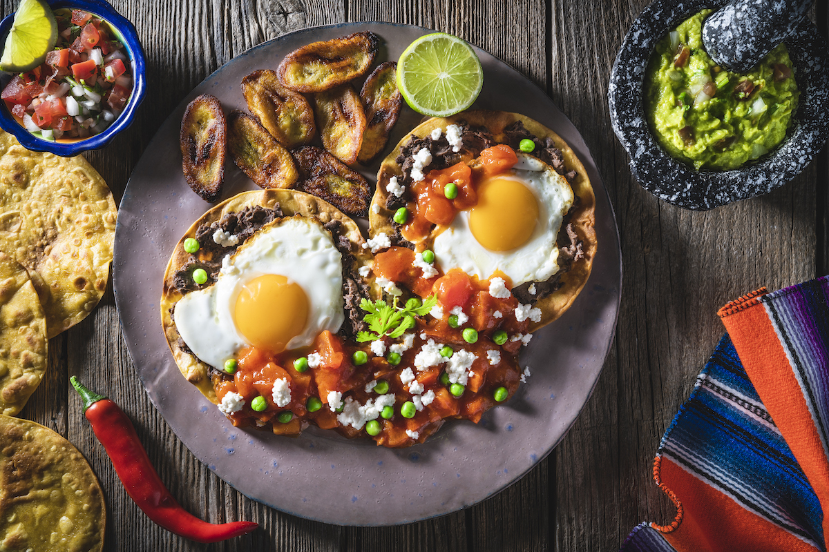 Huevos Motuleños: la historia y receta del desayuno yucateco por excelencia