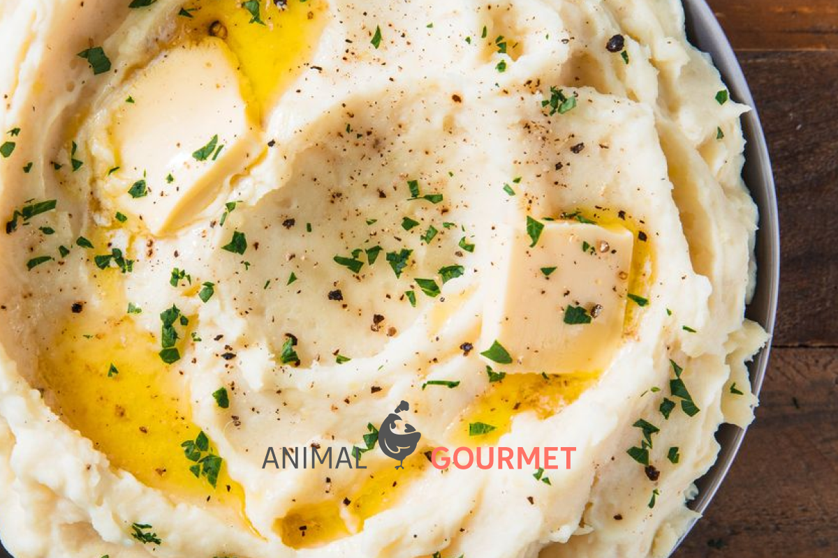 Cómo hacer puré de papa cremoso, la guarnición que nunca falla en la mesa