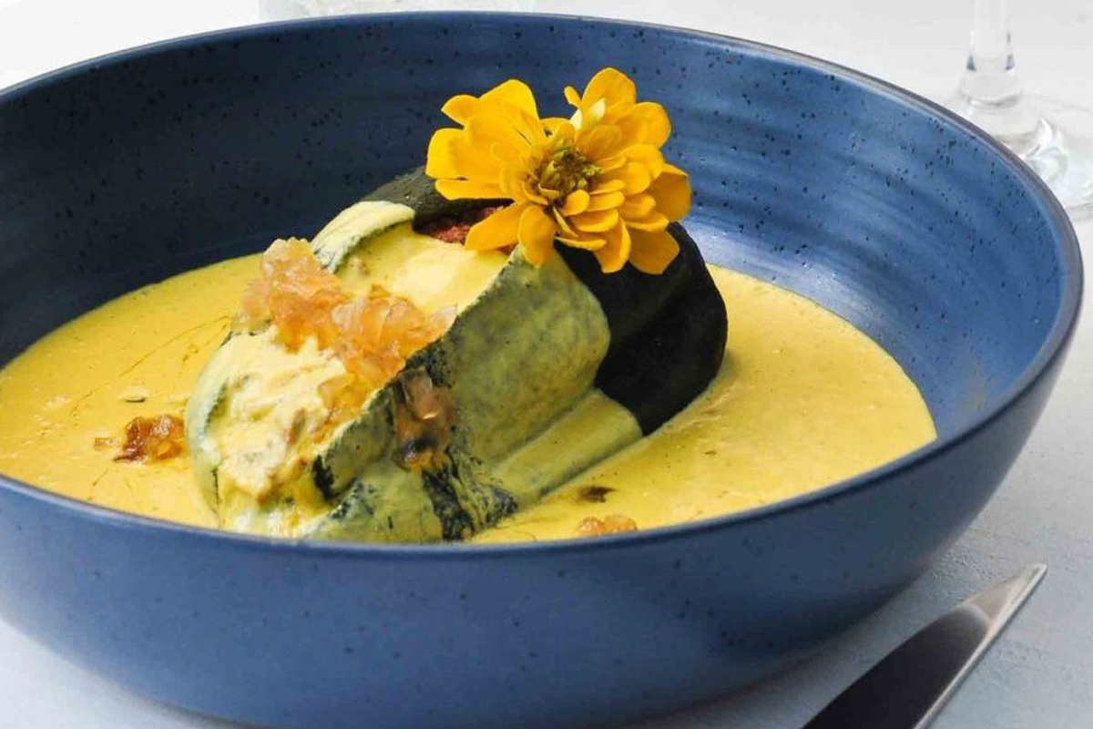 Chile en Nogada Mexica