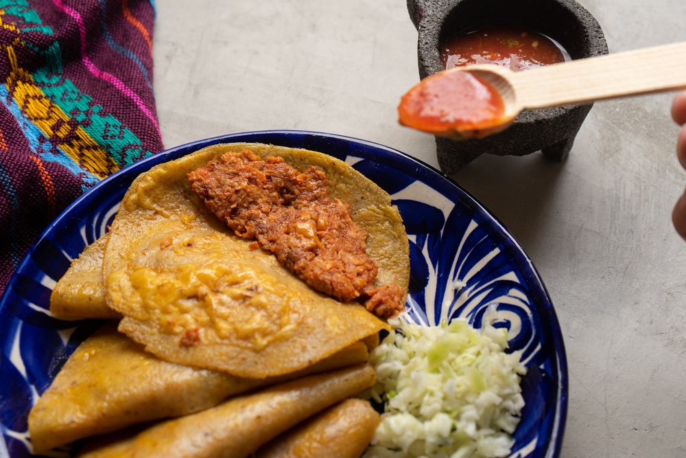 Cómo hacer tacos de canasta, la receta de las calles de México