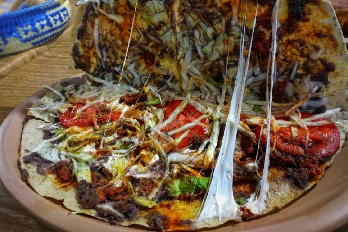 Feria de la Tlayuda y la Nieve llegó a Paseo de la Reforma.