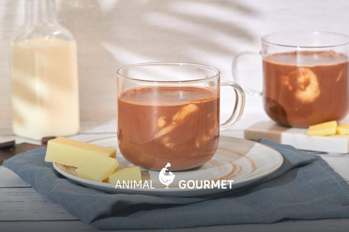 ¿Una taza de chocolate caliente con queso derretido? ¡Sí! así lo beben en Colombia