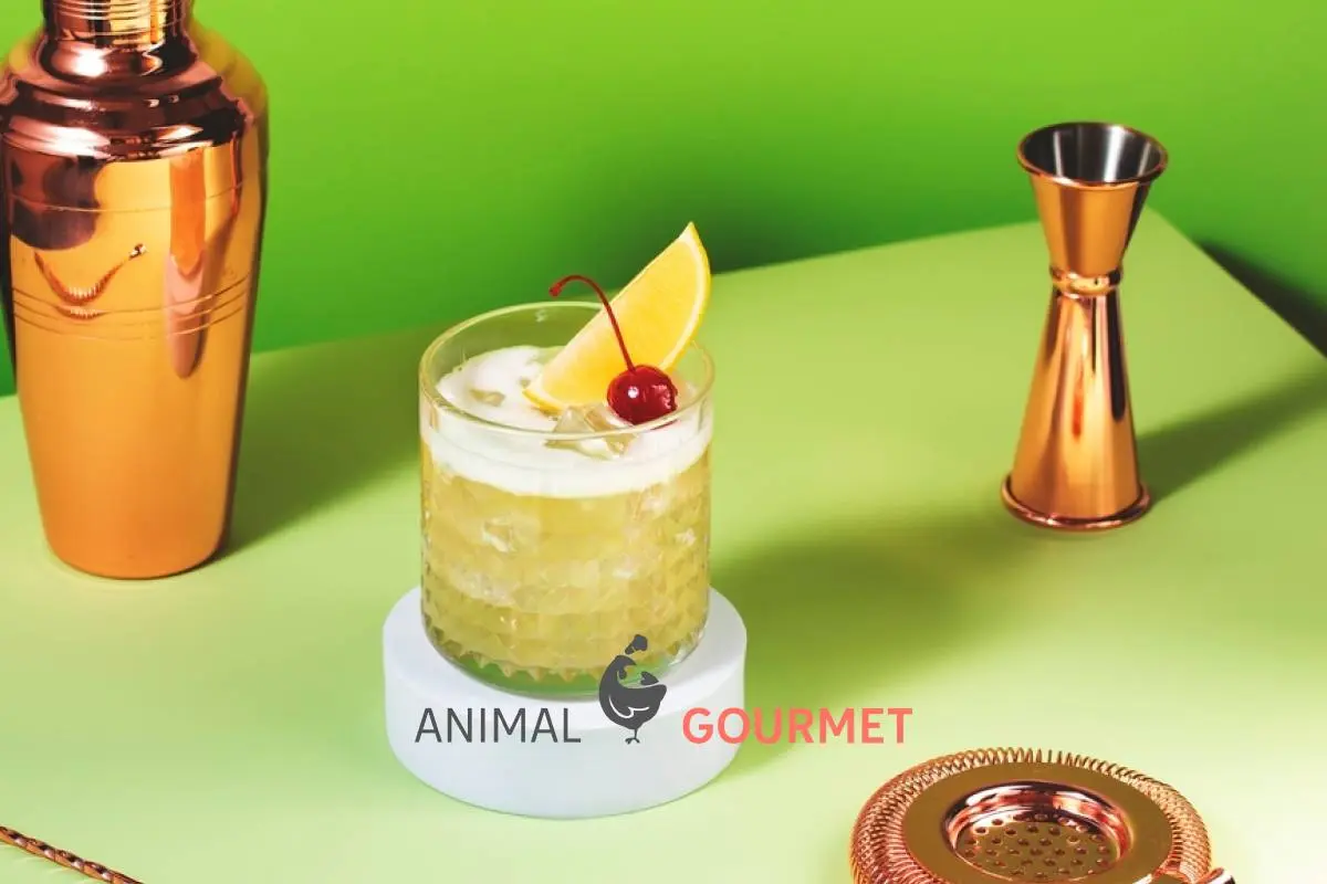 Cocteles con ron: 15 ideas más allá de la clásica cuba para disfrutar en casa