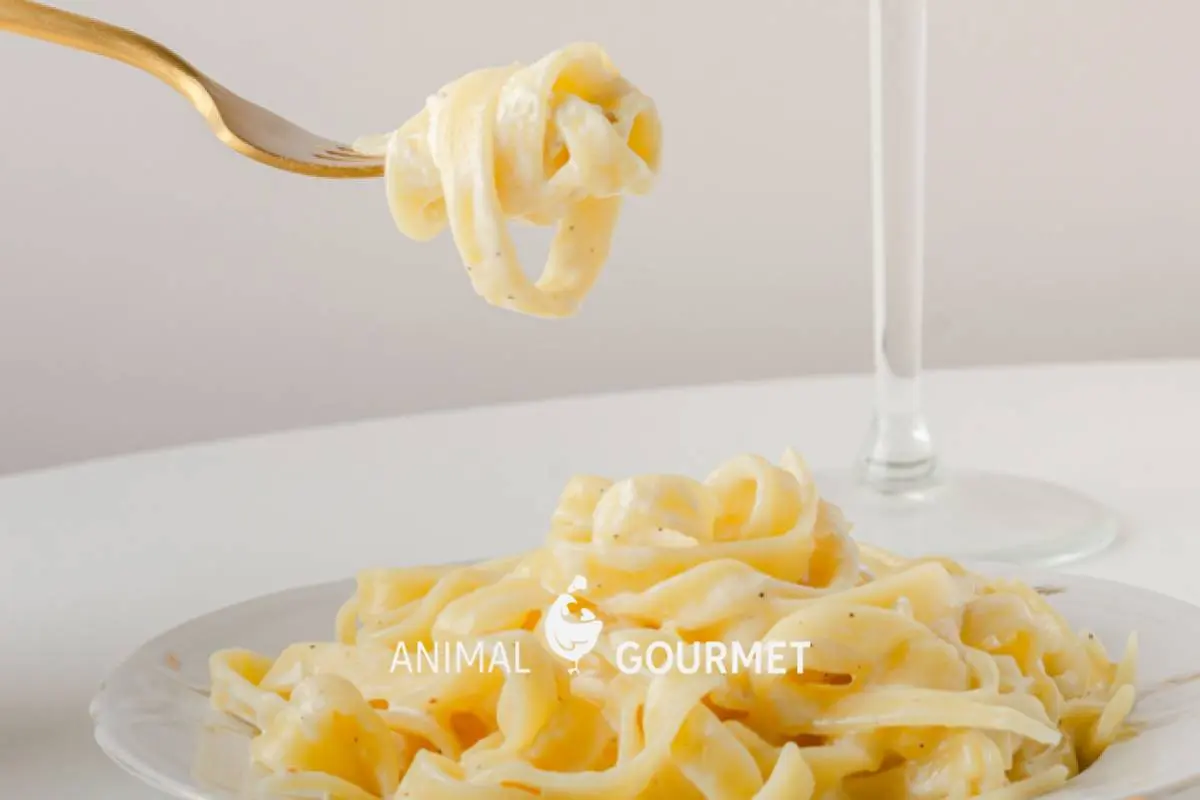 Cómo hacer fetuccini con crema: la icónica receta italiana, con sólo tres elementos