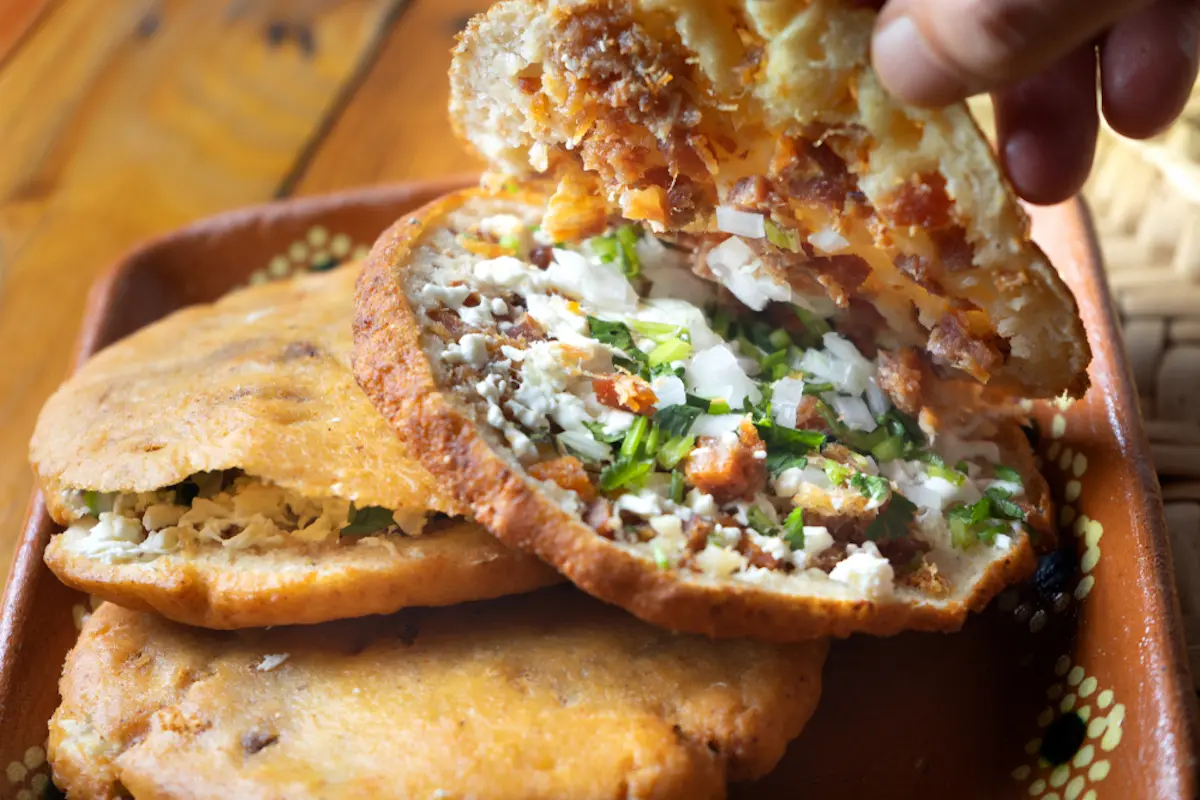 Cómo hacer Gorditas de chicharrón prensado para el antojo garnachero