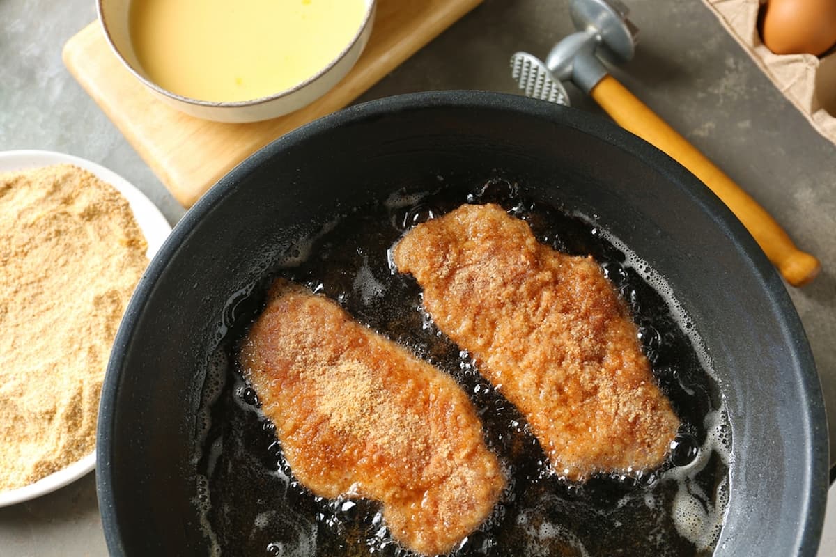 Cómo hacer pechuga empanizada. La receta casera que nunca falla