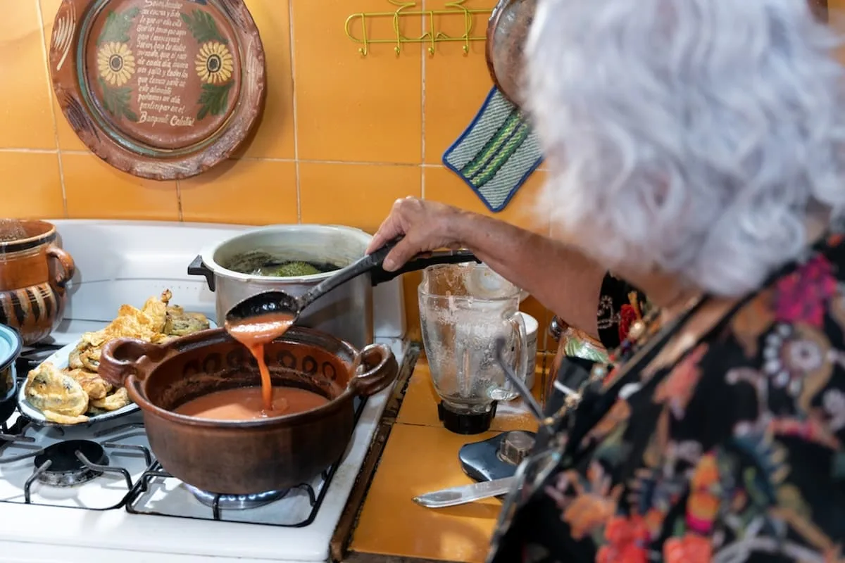 "A darle que, es mole de olla" y otros refranes gastronómicos que tenemos grabados en la memoria