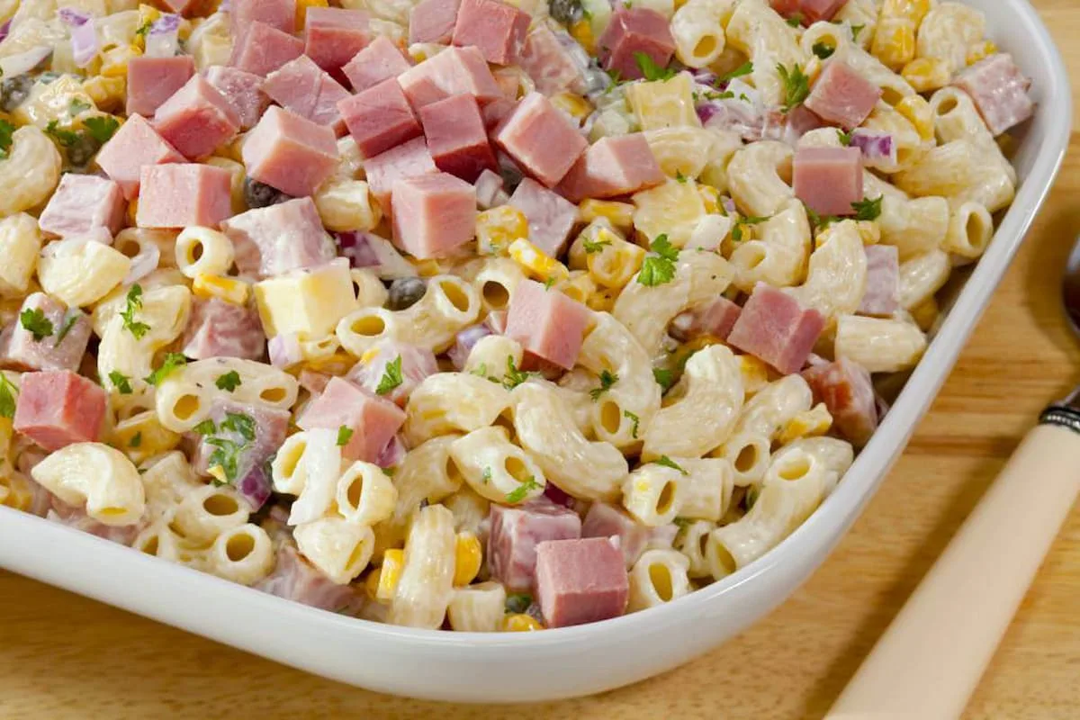 Cómo hacer Sopa fría de Coditos con mayonesa y jamón. Receta sencilla y ligera para la cena