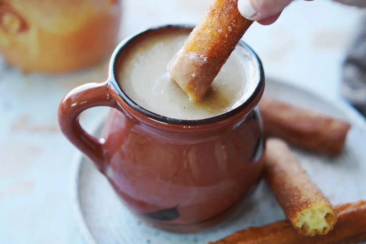 Cómo hacer atole de pinole, el superalimento mexicano que te mantendrá con energía