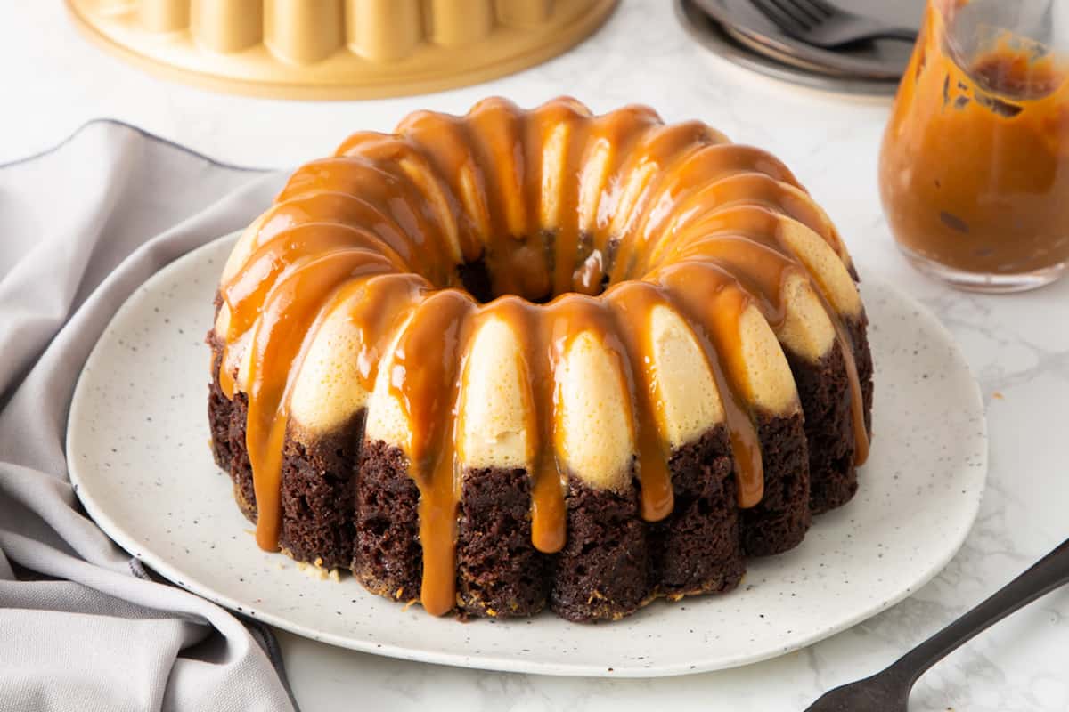 Receta de Chocoflan a baño maría, el pastel imposible y más delicioso
