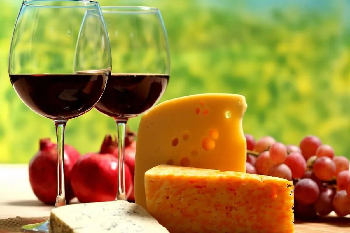 Feria Nacional del Queso y el Vino 2024: más de 20 vinícolas y 10 queserías nacionales en un solo lugar