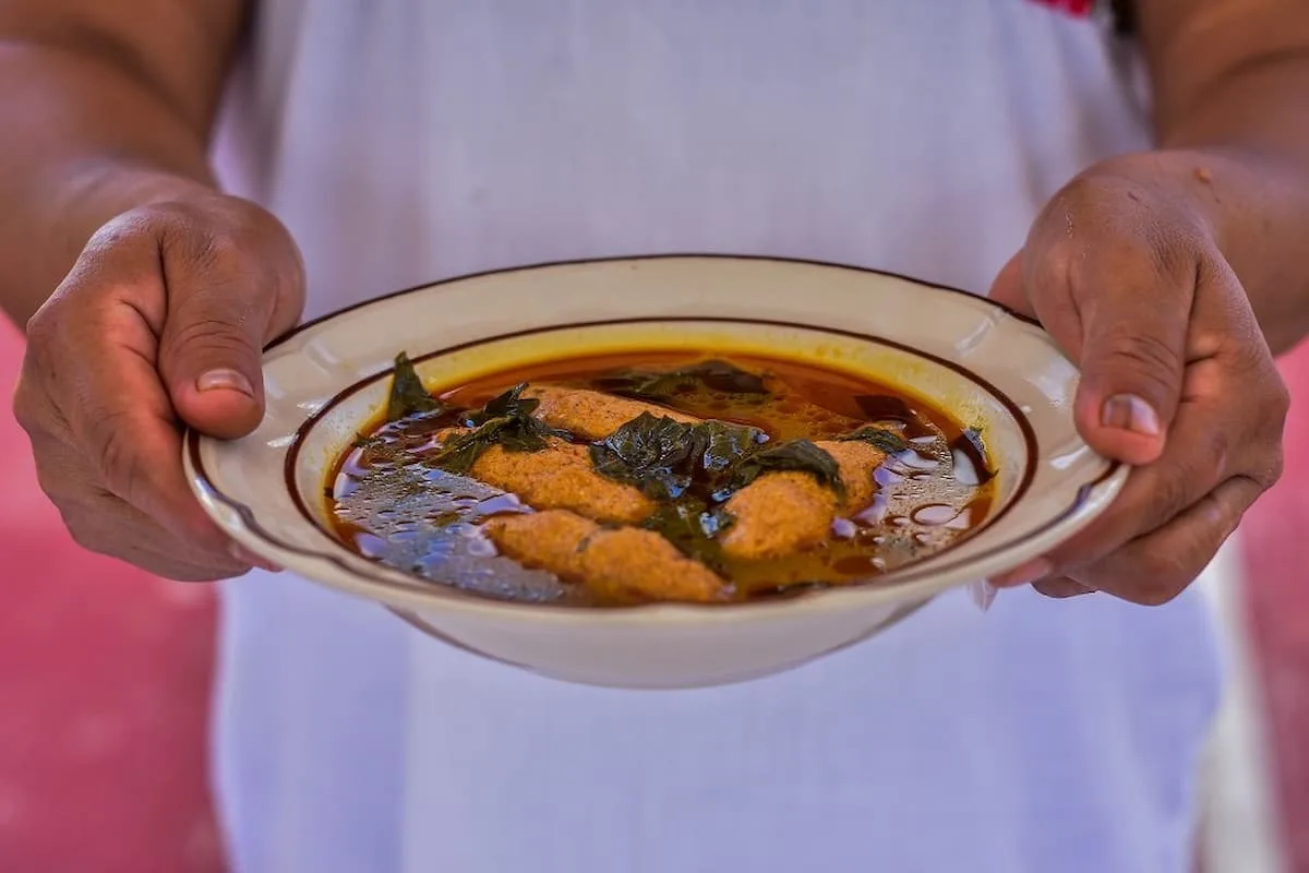 Joroches –o joloches– bolitas de masa con frijoles, típicas de la península de Yucatán