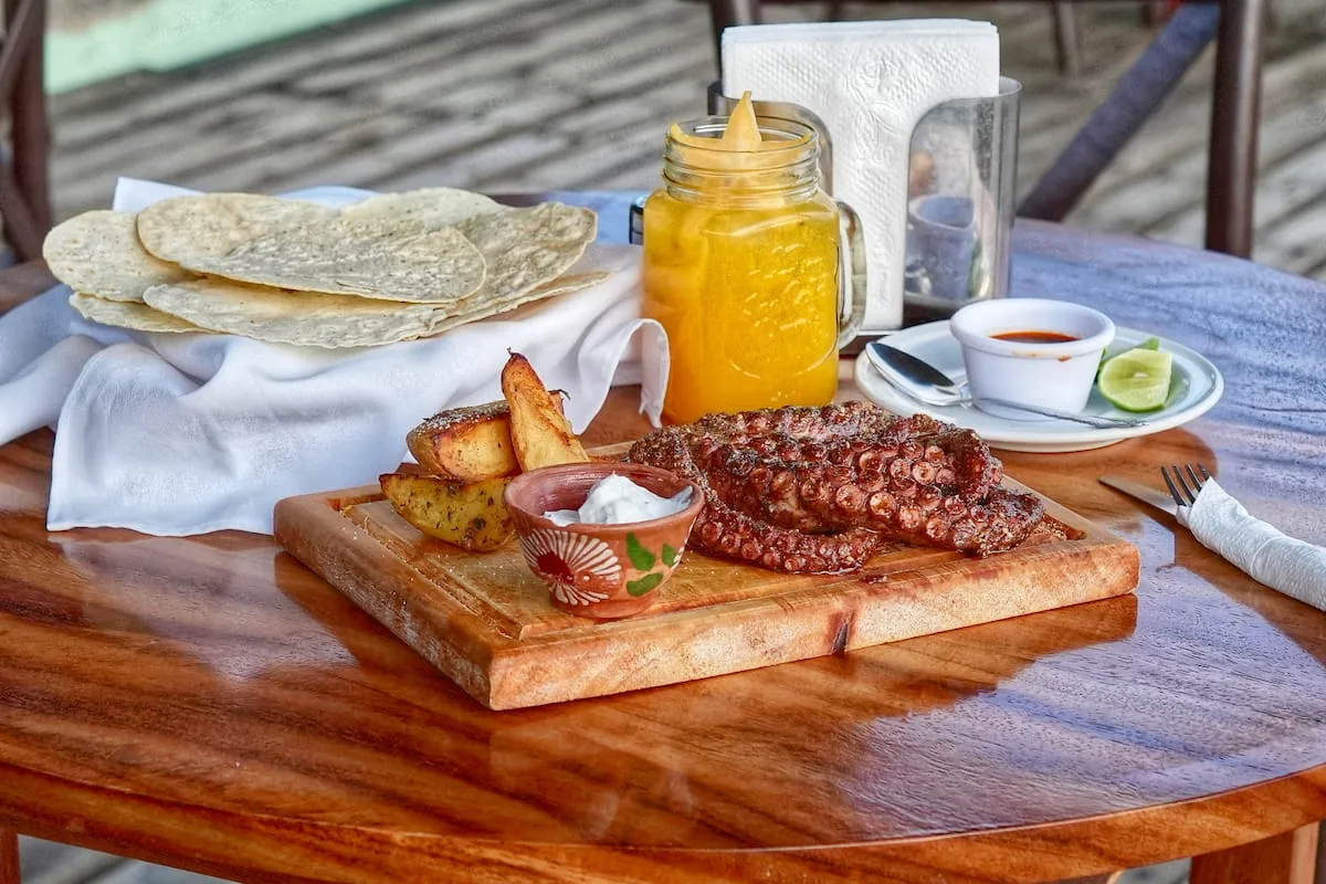 Encuentra los mejores lugares para comer en Puerto Escondido