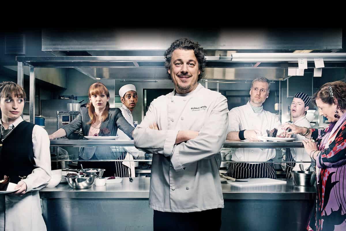 Whites: la serie cómica que abordó antes que The Bear las dinámicas laborales en la cocina