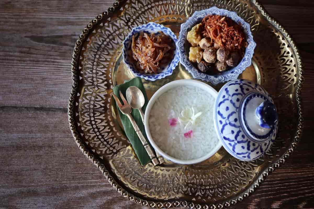 La historia del khao chae, arroz que se come en el año nuevo tailandés