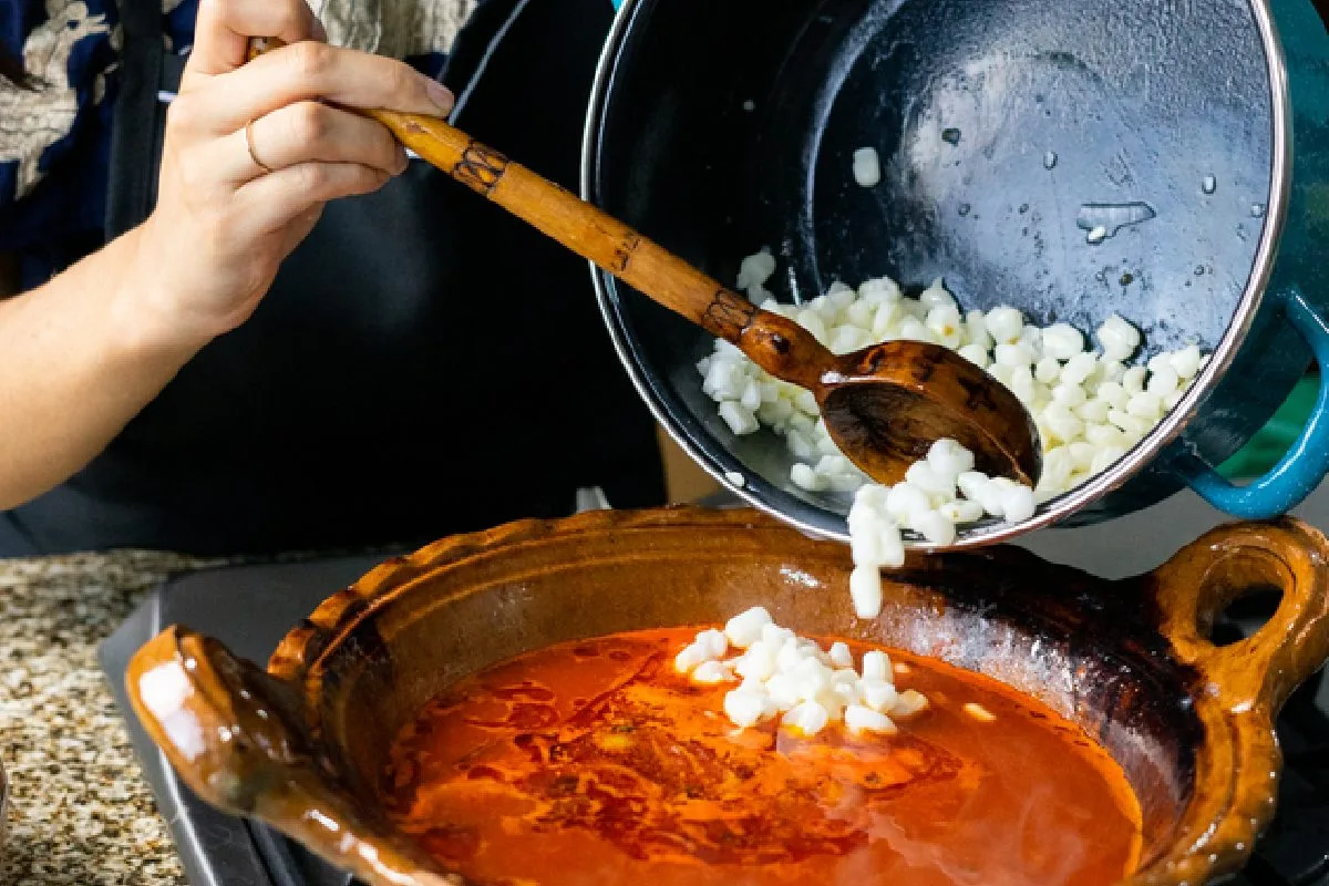 Jueves Pozolero: Cuánto tiempo se debe remojar (y cocinar) el maíz para pozole