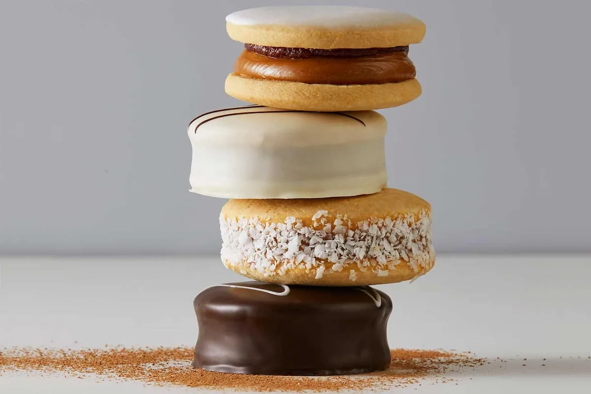 descubre la sorprendente historia de los alfajores postres de origen árabe que terminaron por recalar en Sudamérica y hoy en día son parte de la cultura gastronómica de muchos países