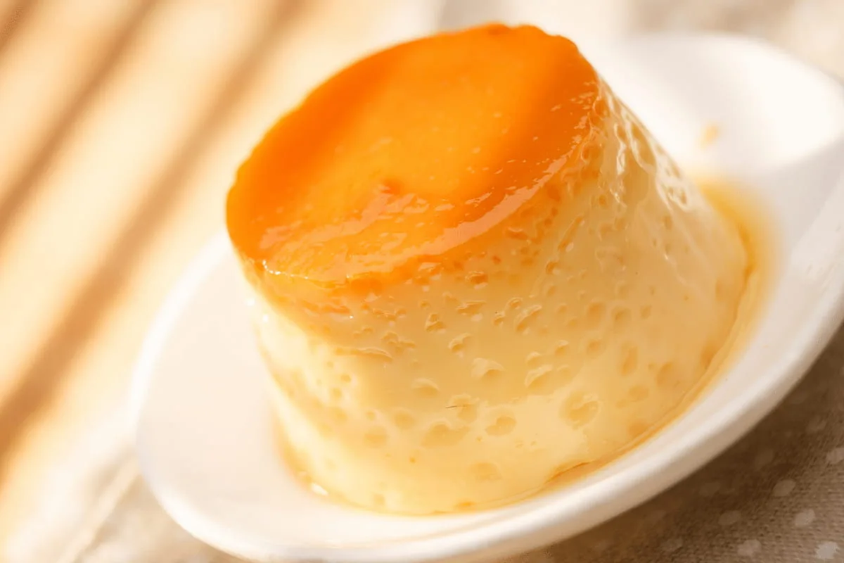 Para postres rápidos, el flan casero en microondas. Tan solo 5 minutos.