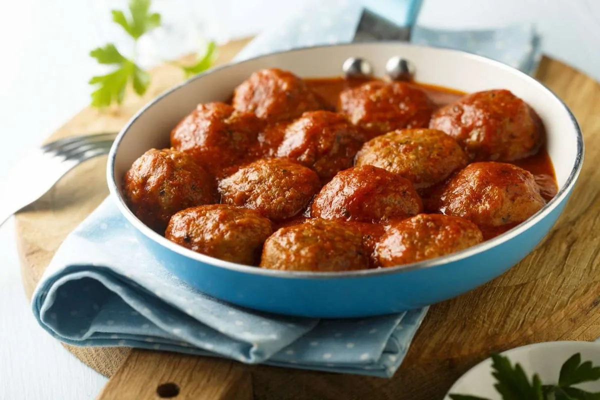 Receta de Albóndigas en Chipotle ¡con abundante caldo picosito!