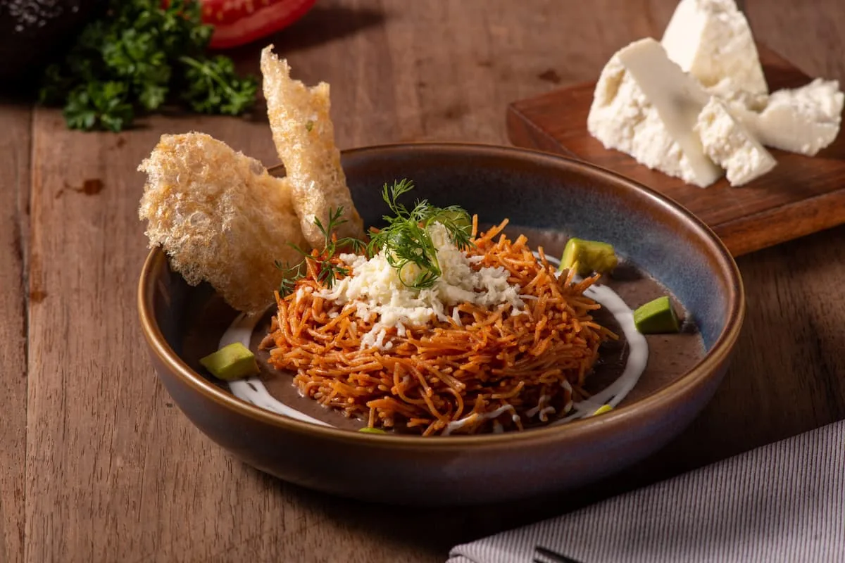 cómo preparar fideo seco con chipote