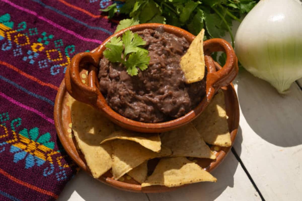 Cómo hacer frijoles desde cero con y sin olla exprés