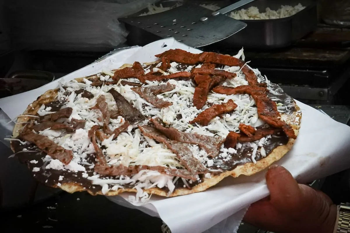 Dónde comer tlayudas en la icónica ciudad de Oaxaca