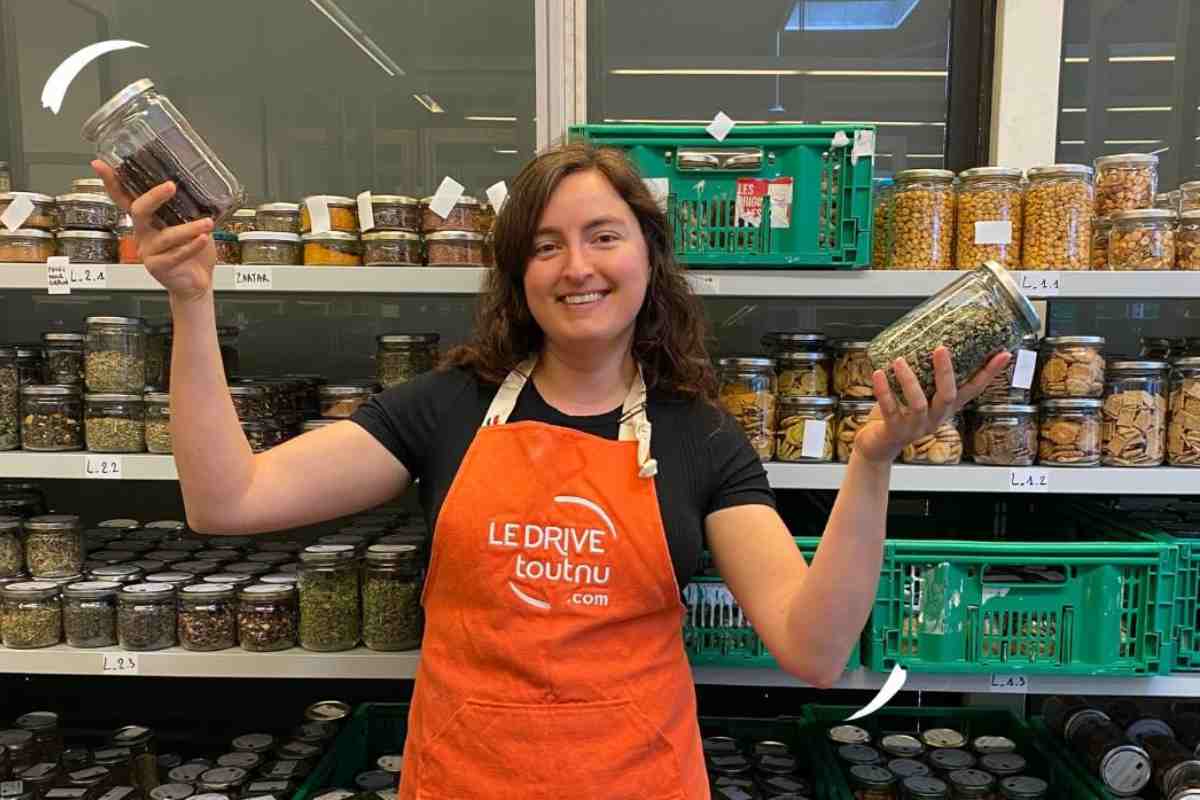 Francia abrió el primer supermercado sin plásticos, todo se vende en frascos de vidrio