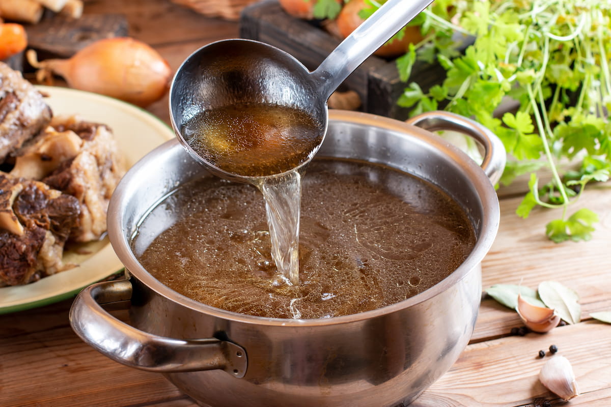 Fondos: El ingrediente secreto para hacer paellas, ramen, pastas, sopas y salsas