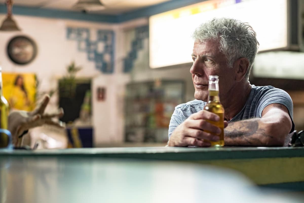 La única y verdadera receta para curar la "cruda", según Anthony Bourdain