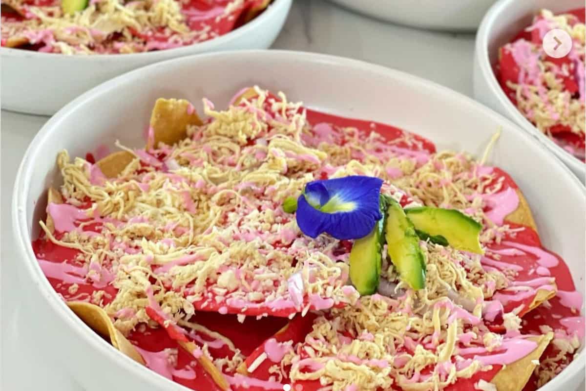 Chilaquiles Rosas: ¿Innovación culinaria o sacrilegio gastronómico?