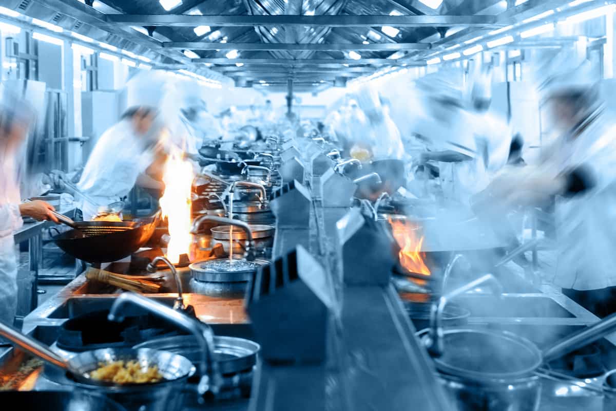 Presión a Fuego Lento: el estrés en la alta cocina a través de The Bear, Hunger y The Menu