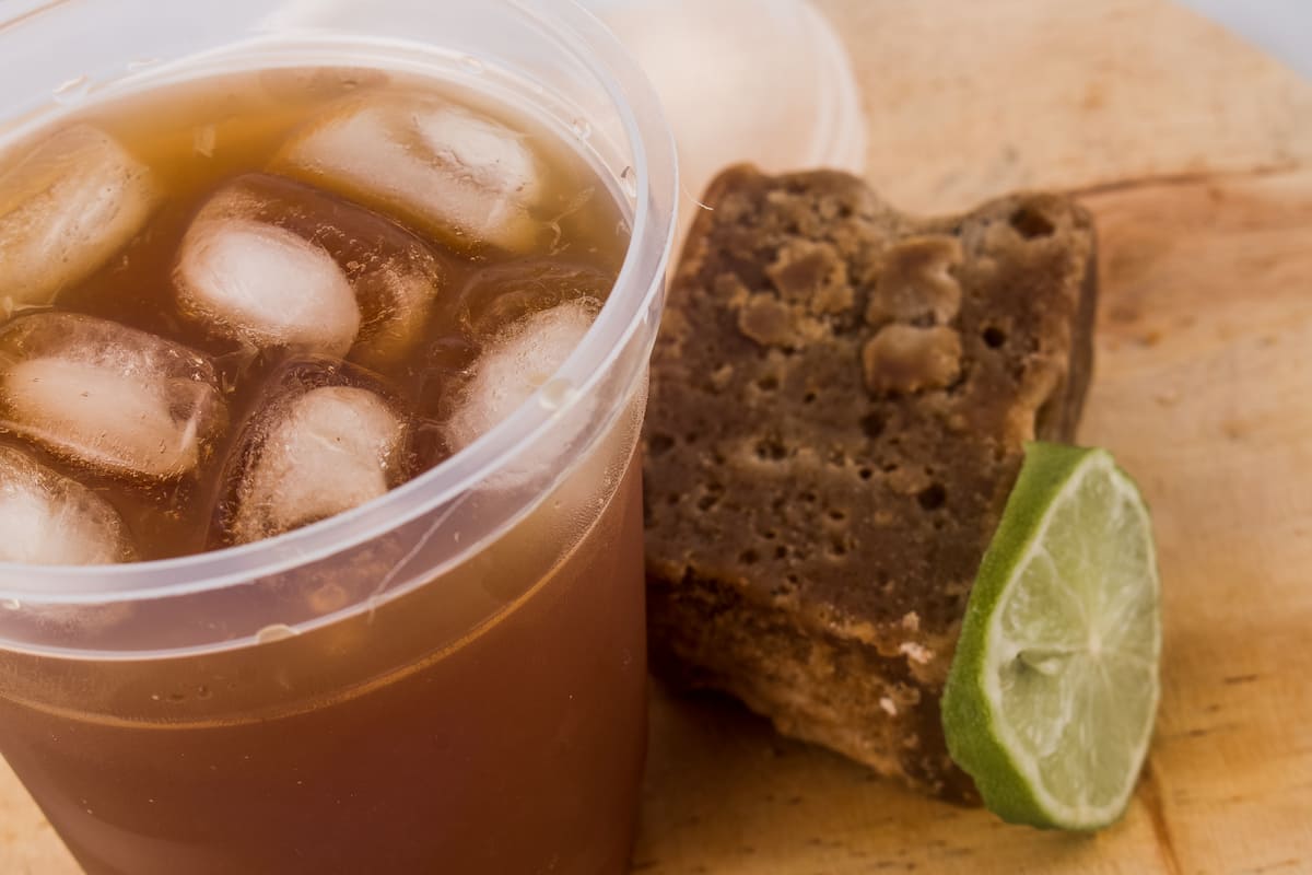 Guarapo de Papelón con Limón: un clásico venezolano muy refrescante